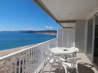 Pis a Platja Gran. Palamós piso a 1ra línea de mar con terraza de 25 m2