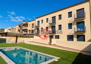Ático en Poble. Calonge ático dúplex a estrenar con parquing  trastero, jardín y