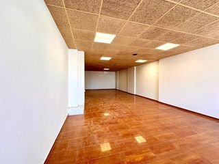 Lloguer Local Comercial a Avinguda Catalunya. Palamós local comercial céntrico de 100 m2 en alquiler