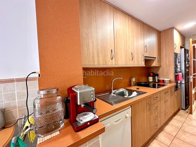 Foto d0c3a2a2-bcea-4a3f-911b-7ae794c8b0f6. Casa adossada amb calefacció aparcament a Centre Palamós