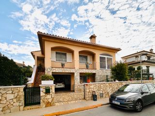 Xalet a Poble. Calonge chalet con garaje y piscina en perfecto estado. zona mas