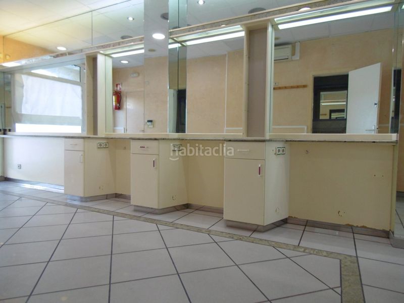 Foto 580c630e-5596-4916-a910-44f3d9767218. Alquiler local comercial  de 40 m2. al lado del mercado municipal, se tu propio jefe a ! en Palamós