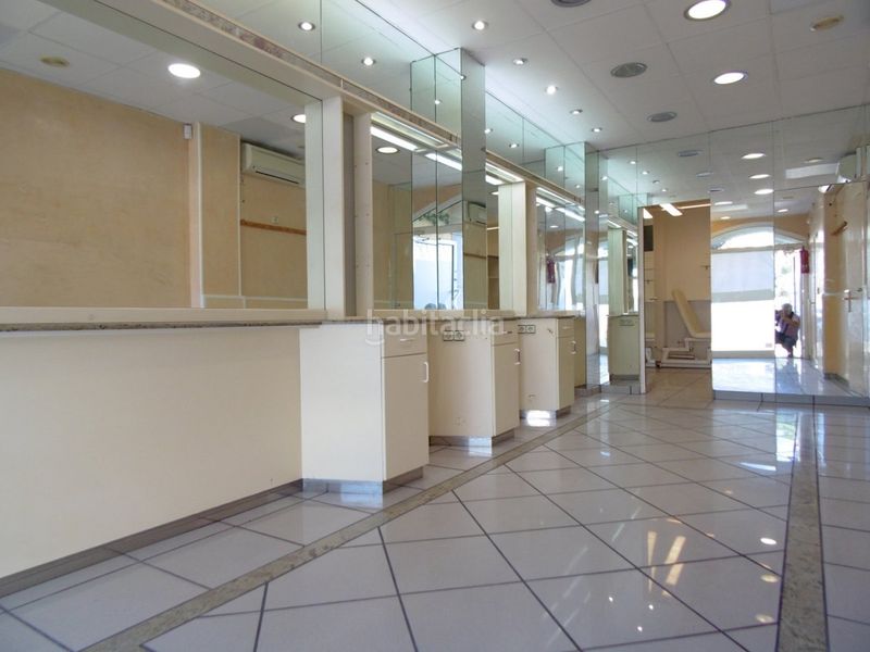 Foto e60c2dfc-c749-447d-be01-bd17ae82138d. Alquiler local comercial  de 40 m2. al lado del mercado municipal, se tu propio jefe a ! en Palamós