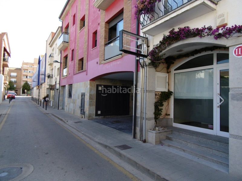 Foto f3cfc550-6d1b-41ed-8733-4f21e2534c75. Alquiler local comercial  de 40 m2. al lado del mercado municipal, se tu propio jefe a ! en Palamós