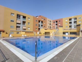 Lloguer Pis  Menceyes los. Con garaje, trastero, piscina y todas las comodidades a 1 minuto