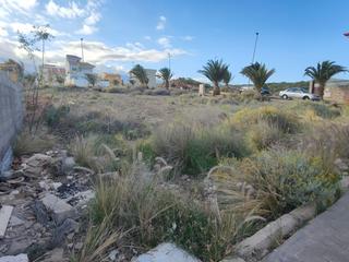 Terreno residencial  Calle alcalde ricardo ponce nuñ. Terreno en venta en la listada  arico