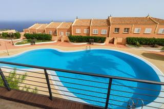 Lloguer Casa adossada  Avenida cantabrico. Chalet adosado con piscina en costanera