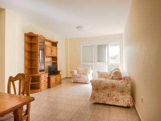 Location Appartement  Calle trujilla la. Piso amplio con garaje y trastero