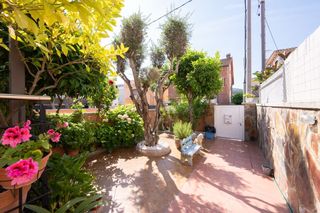 Casa adossada  Núria. Casa unifamiliar en venta  santa maría de montcada