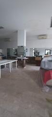 Local Comercial en Loja. Local de 212metros cuadrados y con 14 metros de fachada