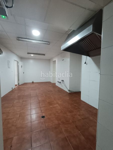 Foto 089ad33c-accb-4cef-81fb-a25c63c75cfb. Lloguer local comercial a Loja