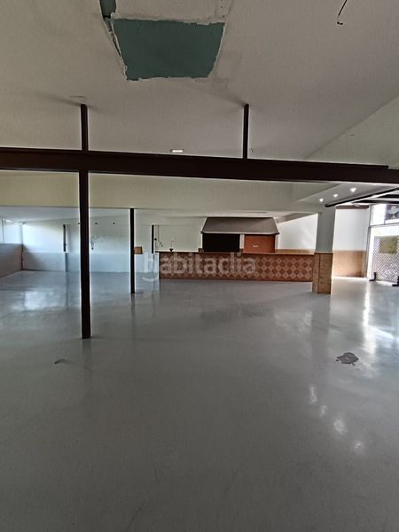 Foto 9eef0470-7491-43ad-b197-4c2ef744ee39. Lloguer local comercial a Loja