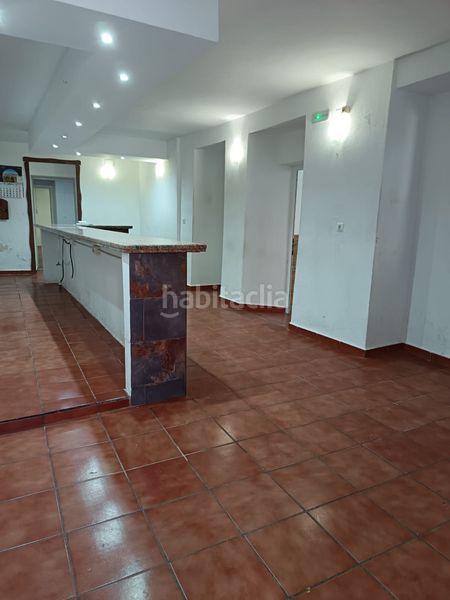 Foto c6c7788a-d64b-4999-b8b8-9f2c08cb238d. Lloguer local comercial a Loja