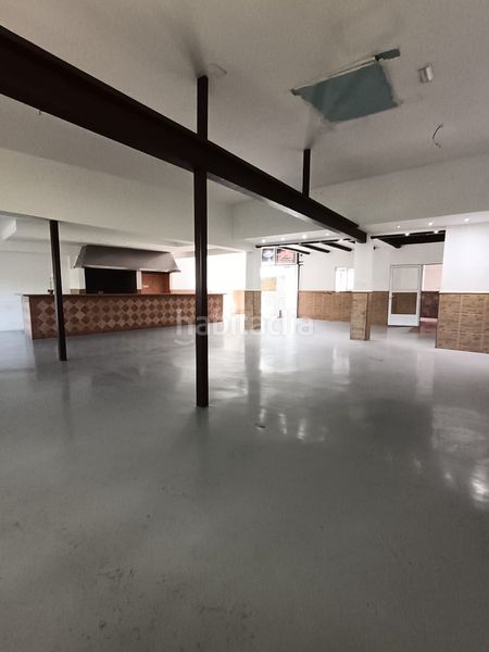 Foto ec9b7f1c-b8b9-45b1-872e-f1e11014e3c9. Lloguer local comercial a Loja