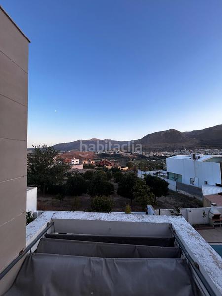 Foto 30a4ca4e-6fa5-4c72-a41c-b03b9a55b733. Chalet avec parking piscine dans Loja