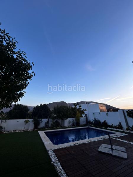 Foto 5855d64d-d11d-4b4b-ade1-deb6f7cbccbf. Chalet avec parking piscine dans Loja