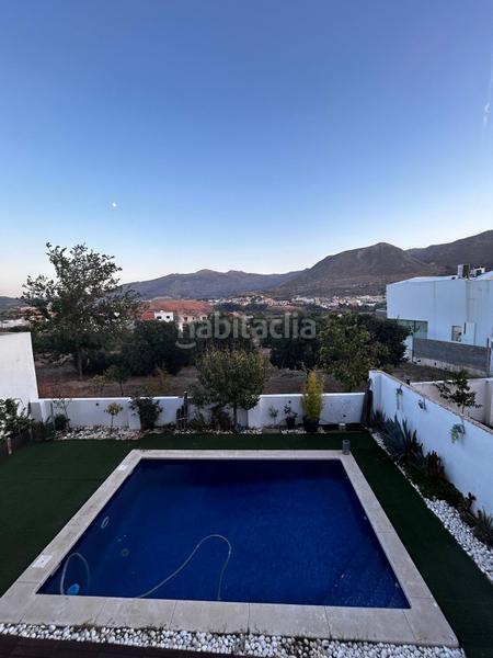 Foto 8058667c-7458-40b0-a019-d61f26c07b36. Chalet avec parking piscine dans Loja