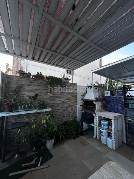 Foto c1000920-4690-4e25-b578-3a64d8ffa325. Chalet avec parking piscine dans Loja