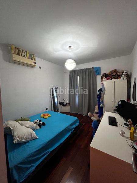 Foto c43f17ca-b84d-4ae0-8cbe-a3fb6dab77a8. Chalet avec parking piscine dans Loja