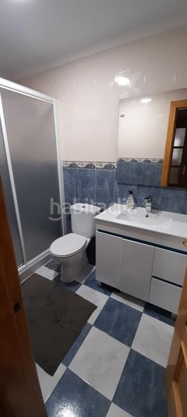 Foto b4e4425e-6e31-45cc-aa4a-c72149628daa. Casa adosada  con terraza en el centro en Loja