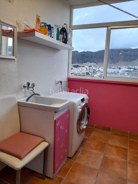 Foto d8b82287-63b9-48c3-81a9-35f866068ddd. Casa adosada  con terraza en el centro en Loja