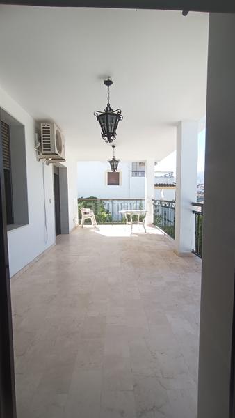 Foto 9b96deea-29d2-4b74-ab00-1884b2963859. Chalet con camino riscaldamento parcheggio piscina in Loja