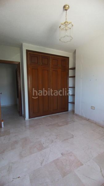 Foto bef563e4-656d-4ab8-9a37-ede42bda4531. Chalet con camino riscaldamento parcheggio piscina in Loja