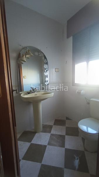 Foto dd427e5d-5f96-4fa0-aa12-5ec57f8dbf03. Chalet con camino riscaldamento parcheggio piscina in Loja