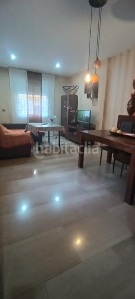 Foto 418d79bc-a493-49f9-9467-52850605cc44. Casa adosada se vende casa con patio y terraza en muy buen estado en Loja