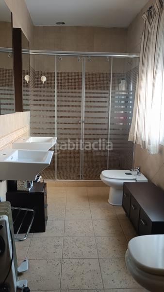 Foto 4f77037c-b832-455e-b8a3-f6632cfe6bb7. Casa adosada se vende casa con patio y terraza en muy buen estado en Loja