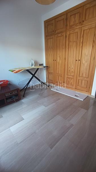 Foto 84ee5c7b-a865-43ea-94fb-0be7f2a0c43c. Casa adosada se vende casa con patio y terraza en muy buen estado en Loja