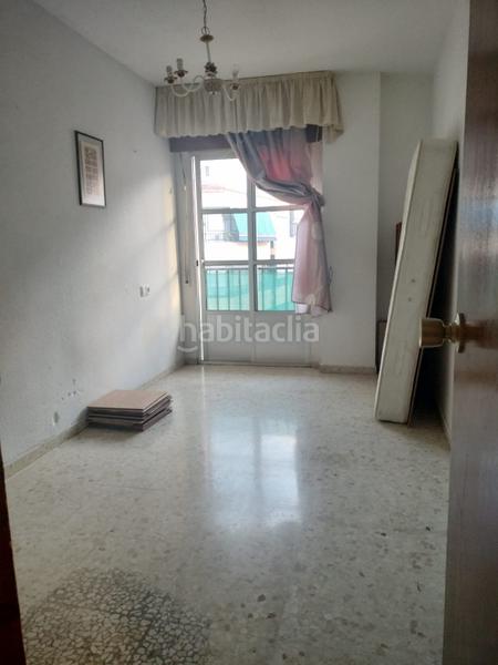 Foto 7115ecfc-9bf7-4eb2-930a-dbf2e88b0b4a. Piso en calle pline 19 piso económico en venta en Loja