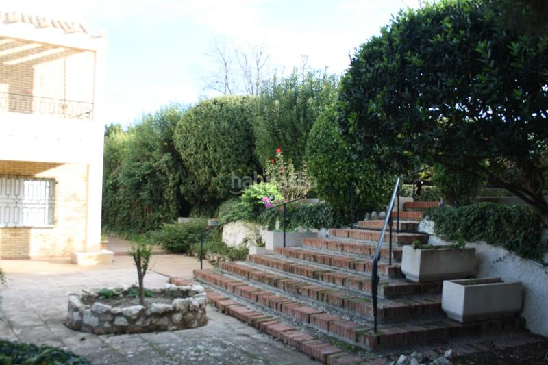 Foto 06fdb7cb-7c4a-41e1-af01-c0e4e76d6466. Chalet venta de chalet zona llano piña en Loja