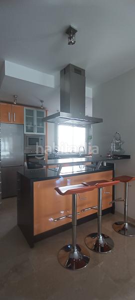 Foto b89a686b-b560-4ea7-953c-b0f93f1f38de. Piso totalmente amueblado, listo para vivir de inmediato. en Loja