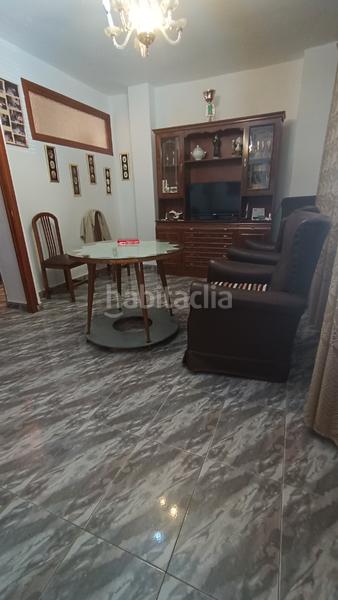 Foto f0012460-3efa-48ab-bfaf-fe71363d5e4f. Haus mit kamin parking in Loja