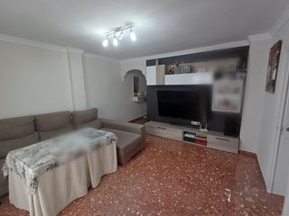 Appartement à Loja. Piso muy bien conservado, ideal para comprar y alquilar