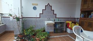 Pis a Loja. Piso con terraza y bajo de 802 metros cuadrados