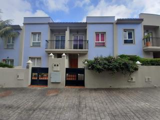 Casa adossada a Calle los principes 9. Chalet pareado en los realejos