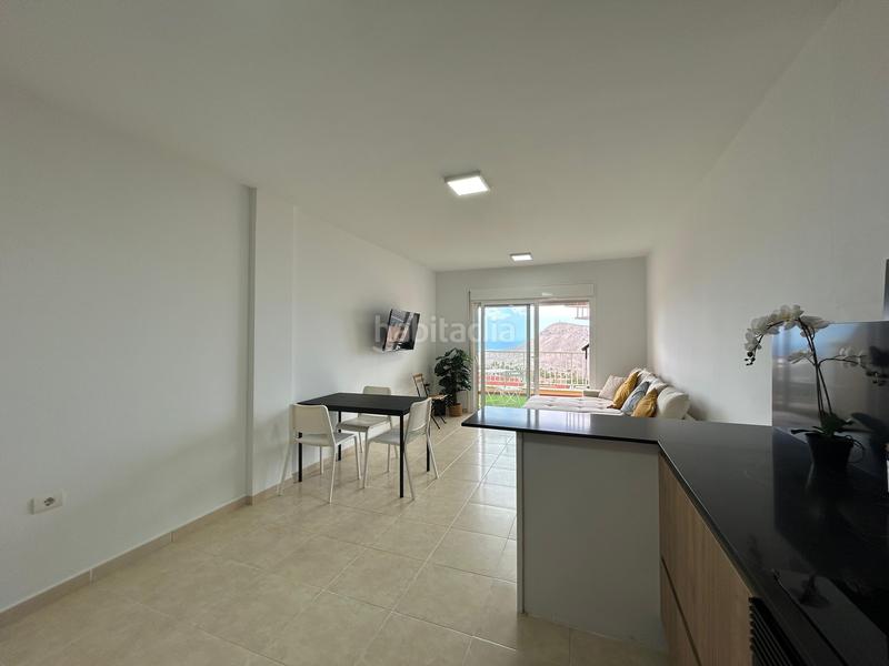 Foto 57bfe295-e736-442f-bde0-9fe454f11d77. Apartamento en calle tinguafaya 90 apartamento en Chayofa en Arona