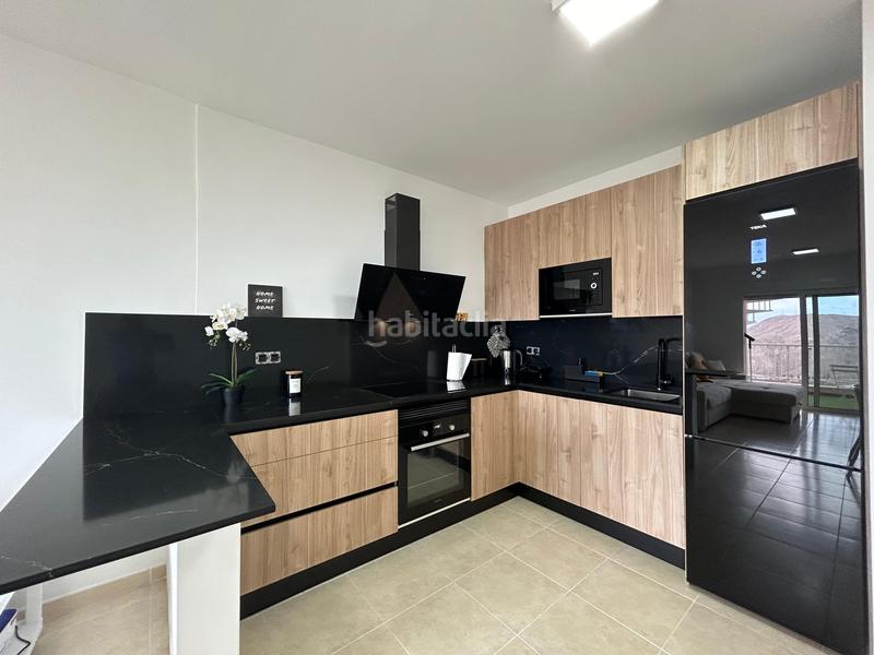 Foto caf8fd6a-cce5-472f-9e7a-c278243385bf. Apartamento en calle tinguafaya 90 apartamento en Chayofa en Arona