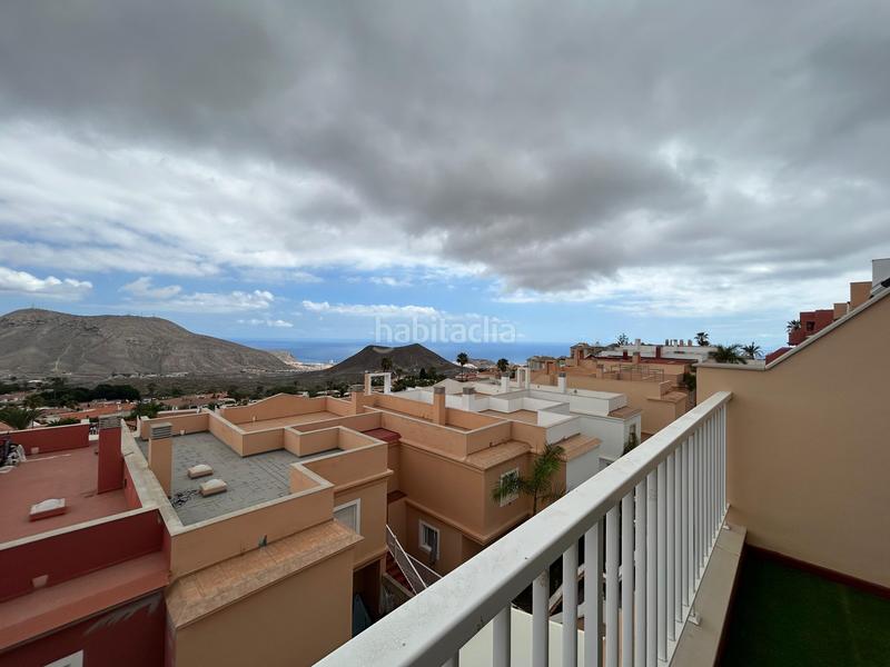Foto e2b0c15b-947e-41b0-a692-80c3f274ac42. Apartamento en calle tinguafaya 90 apartamento en Chayofa en Arona