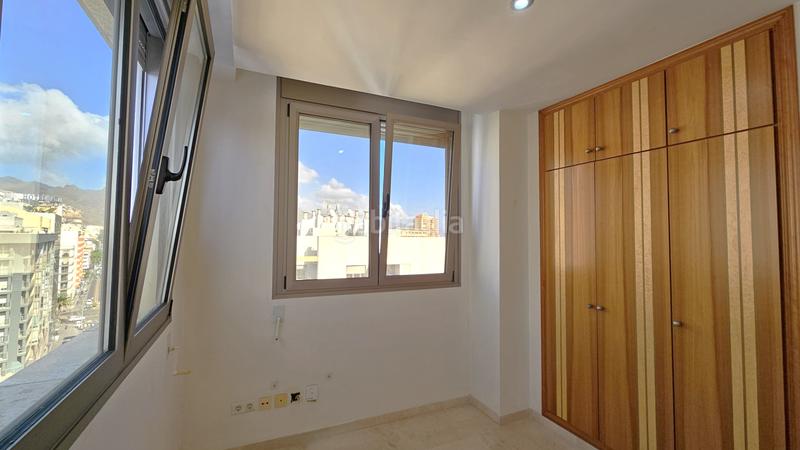 Foto d1ad18b7-50ea-4868-8c25-46984aa99efb. Ático en calle alcalde jose emilio garcia gómez 1c ático en Santa Cruz de Tenerife