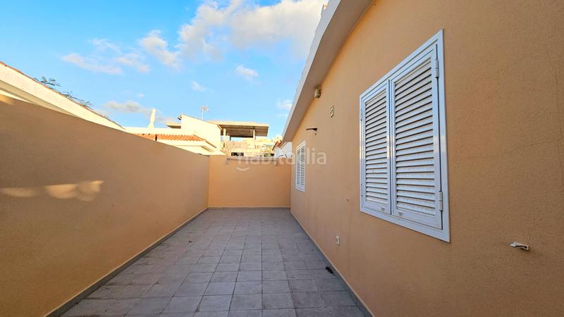 Foto fd8a9df6-042f-4ff2-a088-c4ac0e845897. Casa aparellada a paseo violeta 3° 30 a Palm - Mar Arona