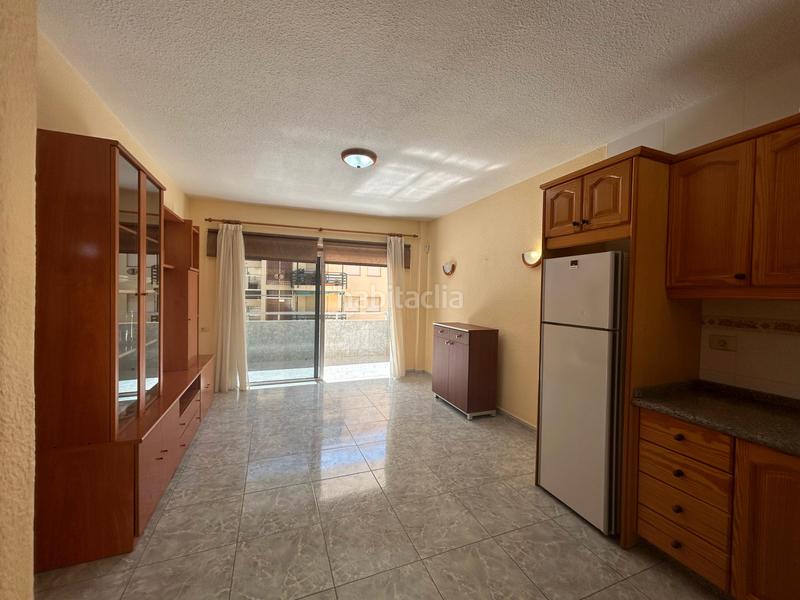 Foto e8ec59fe-0b99-46b0-afde-f8908a96032c. Apartment in avenida juan carlos i 37 in Los Cristianos Arona