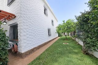 Casa aparellada en Avenida de espa�a 2. Chalet adosado con vistas al mar, en san eugenio bajo