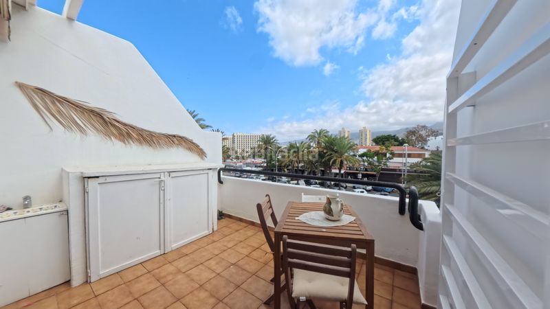 Foto 1bf476ad-4400-42d2-8810-1d5a9c616f02. Duplex in avenida santiago puig 4 in Playa de las Américas Arona