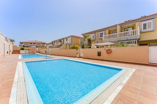 Apartament en Calle clavel 15. Apartamento (triplex) en el m�dano