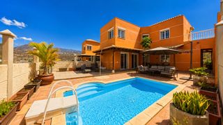 Xalet en Avenida san francisco 30. Chalet independiente en los cristianos
