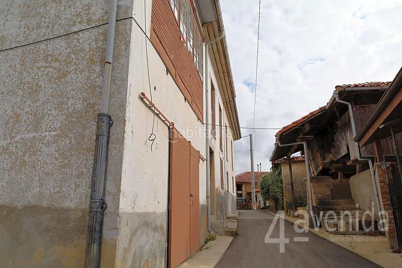 Foto 9c27190c-e9c8-4f93-8c27-66caf7974bff. Casa adossada a villarigan 12 a Pravia