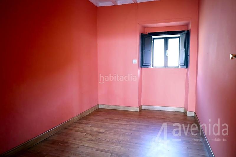 Foto aeb1515d-6fad-42c7-9f2b-f23839e0bc08. Casa adossada a villarigan 12 a Pravia